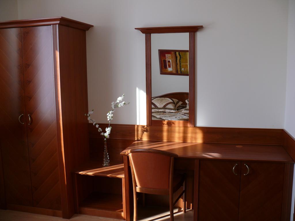 Appartement Szerencsemak Panzio à Kehidakustány Chambre photo